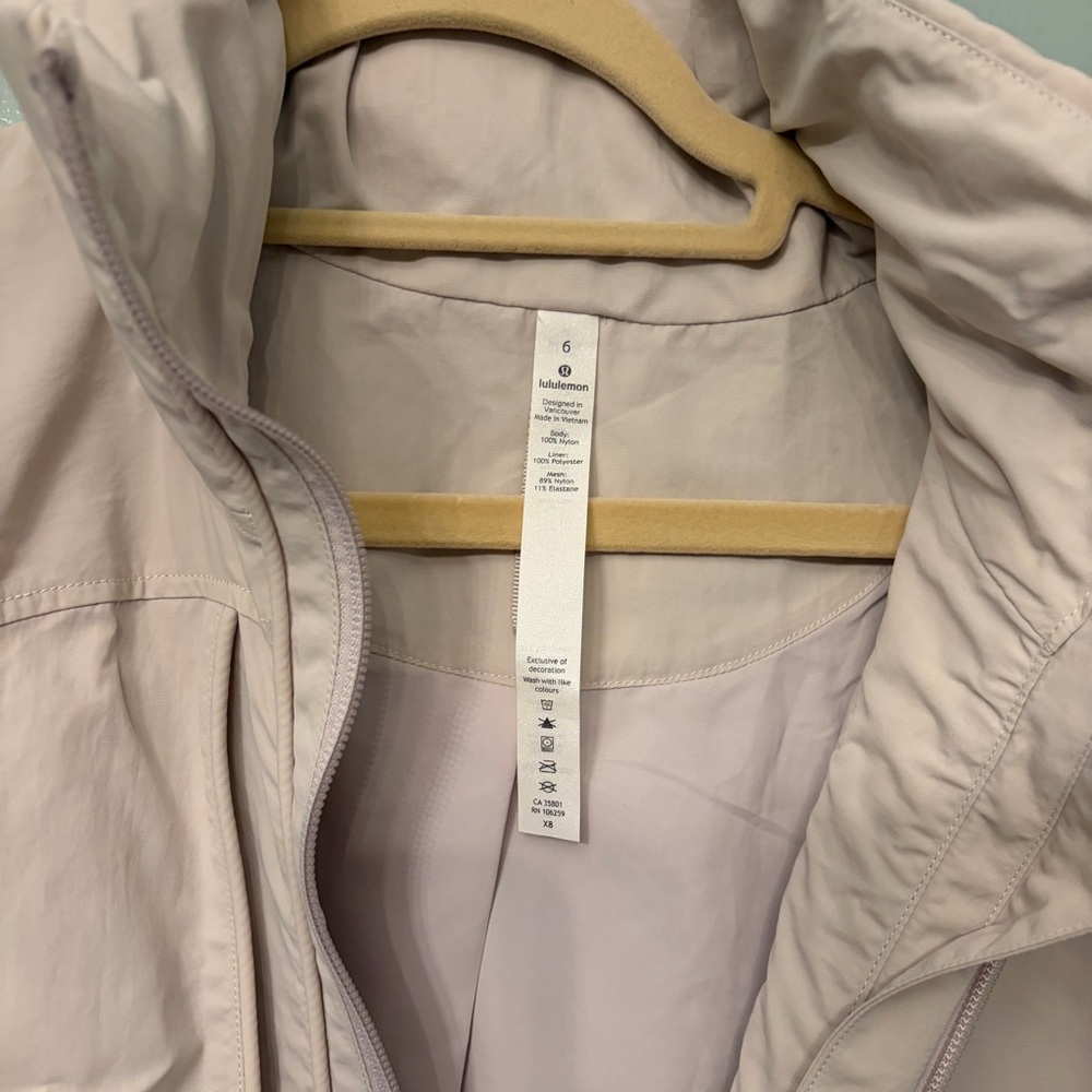 Lululemon Always Effortless Jacket in Dune - Picture 7 of 7